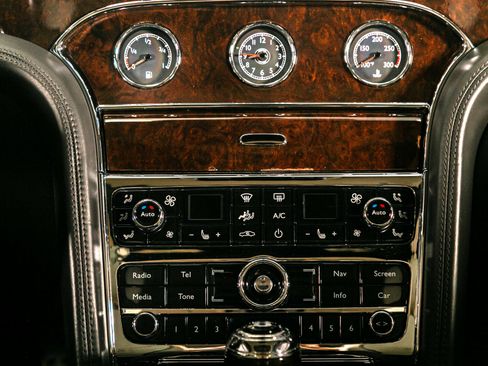 Used 2013 Bentley Mulsanne w/ Premiere Specification Pkg image 49