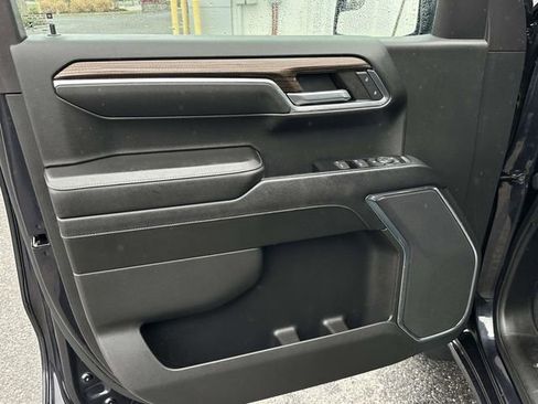 Used 2023 Chevrolet Silverado 1500 LT AWD/4WD image 16