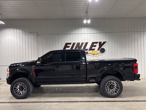 Used 2023 Ford F250 Lariat w/ Lariat Ultimate Package AWD/4WD image 1