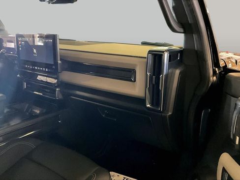 Used 2026 GMC Hummer EV SUV AWD/4WD image 16