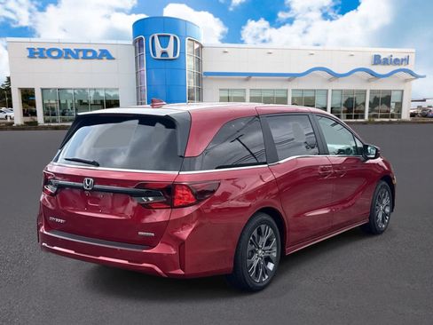 Used 2026 Honda Odyssey Touring image 5