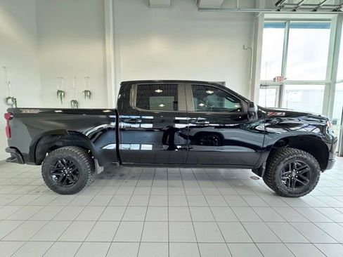 Certified 2024 Chevrolet Silverado 1500 LT Trail Boss w/ LT Trail Boss Premium Package AWD/4WD image 35