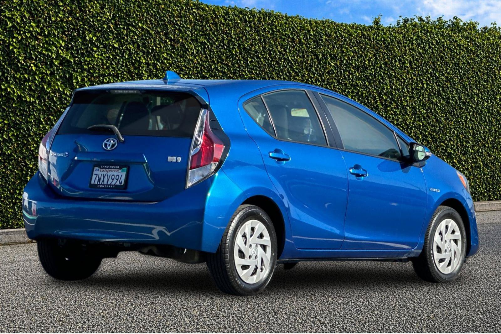 Used 2016 Toyota Prius C One FWD image 4