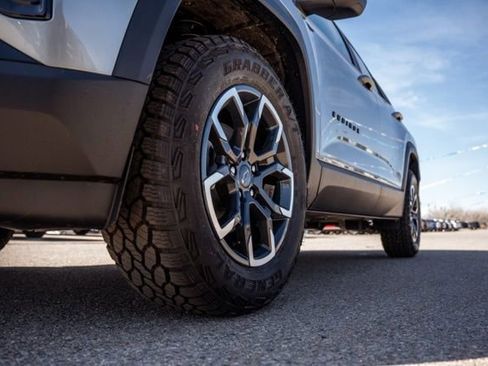 New 2026 Chevrolet Equinox ACTIV FWD image 12