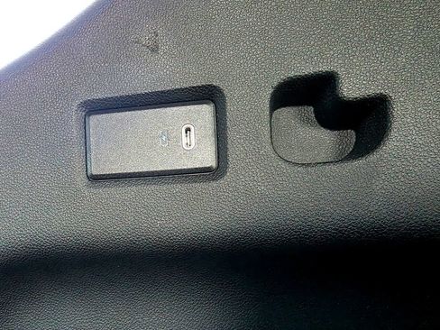 Used 2024 Chevrolet Suburban LT AWD/4WD image 63