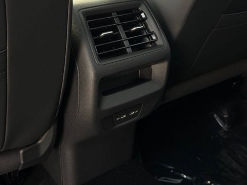New 2026 Volkswagen Tiguan SE image 28