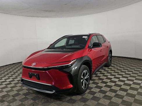 Used 2024 Toyota bZ4X XLE w/ Weather Package image 3