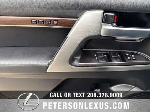 Used 2016 Toyota Land Cruiser image 25