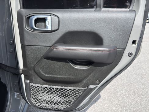 Used 2022 Jeep Wrangler Unlimited Rubicon AWD/4WD image 33