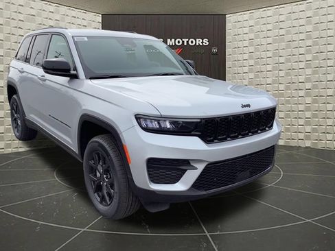 New 2025 Jeep Grand Cherokee 4WD image 2