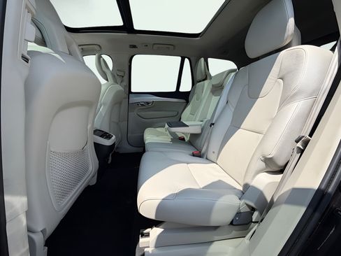 Used 2018 Volvo XC90 T5 Momentum w/ Convenience Package AWD/4WD image 21