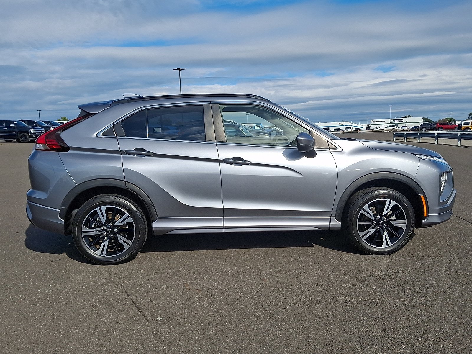 Used 2024 Mitsubishi Eclipse Cross SEL AWD/4WD image 7