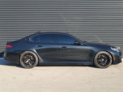 Used 2025 BMW M5 Base w/ Executive Package image 8