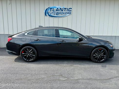 Used 2018 Chevrolet Malibu LT w/ Redline Edition FWD image 3