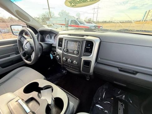 Used 2019 RAM 1500 Classic SLT image 10