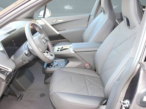 Used 2025 BMW iX M60 image 4