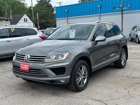 Used 2016 Volkswagen Touareg VR6 AWD/4WD image 2