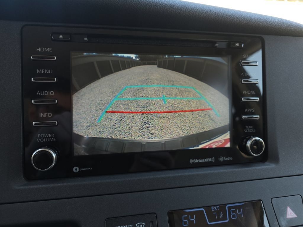 Certified 2018 Toyota Sienna LE FWD image 21
