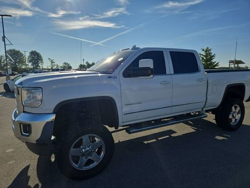Used 2015 GMC Sierra 2500 SLT w/ Duramax Plus Package image 3