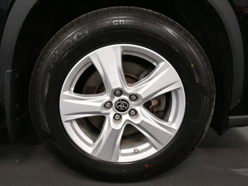 Used 2023 Toyota Highlander L AWD/4WD image 30