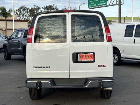 Used 2024 GMC Savana 2500 w/ Driver Convenience Package image 6