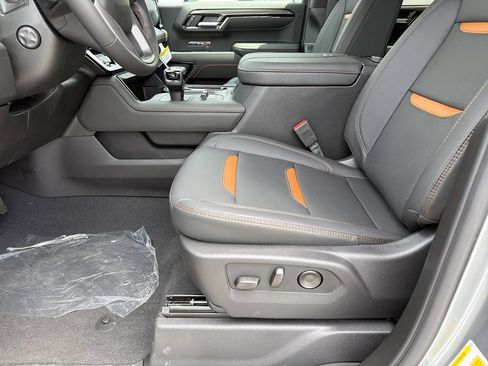 New 2026 GMC Sierra 1500 AT4 w/ Technology Package AWD/4WD image 16
