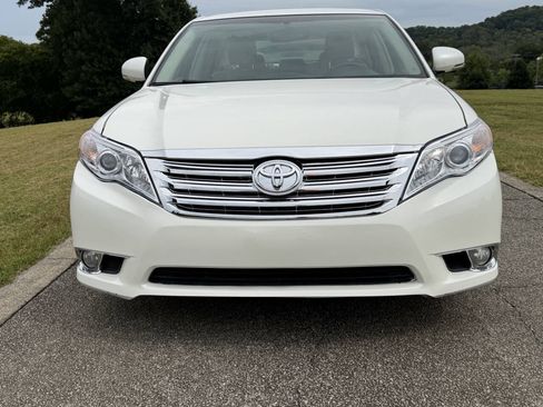 Used 2012 Toyota Avalon Limited FWD image 5