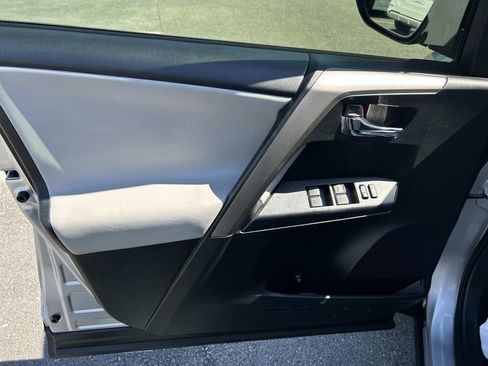 Used 2018 Toyota RAV4 XLE image 24