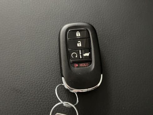 Used 2025 Honda Pilot Elite image 27