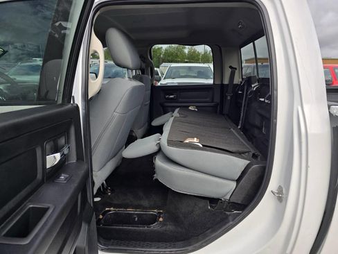 Used 2019 RAM 1500 Classic SLT image 9