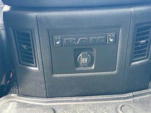 Used 2018 RAM 3500 Laramie w/ Convenience Group AWD/4WD image 39