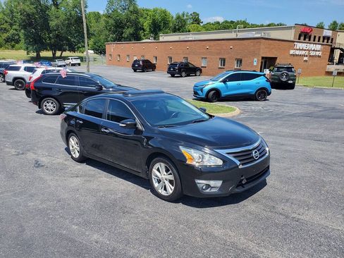 Used 2014 Nissan Altima 2.5 SL w/ Technology Package FWD image 3