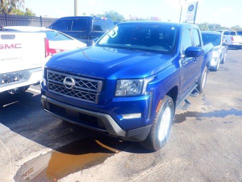 Used 2023 Nissan Frontier SV w/ SV Convenience Package image 3