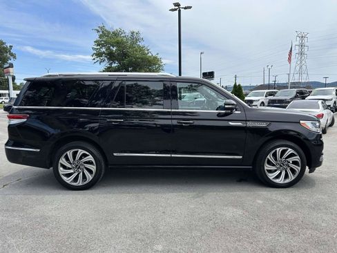 Certified 2022 Lincoln Navigator L Reserve AWD/4WD image 2