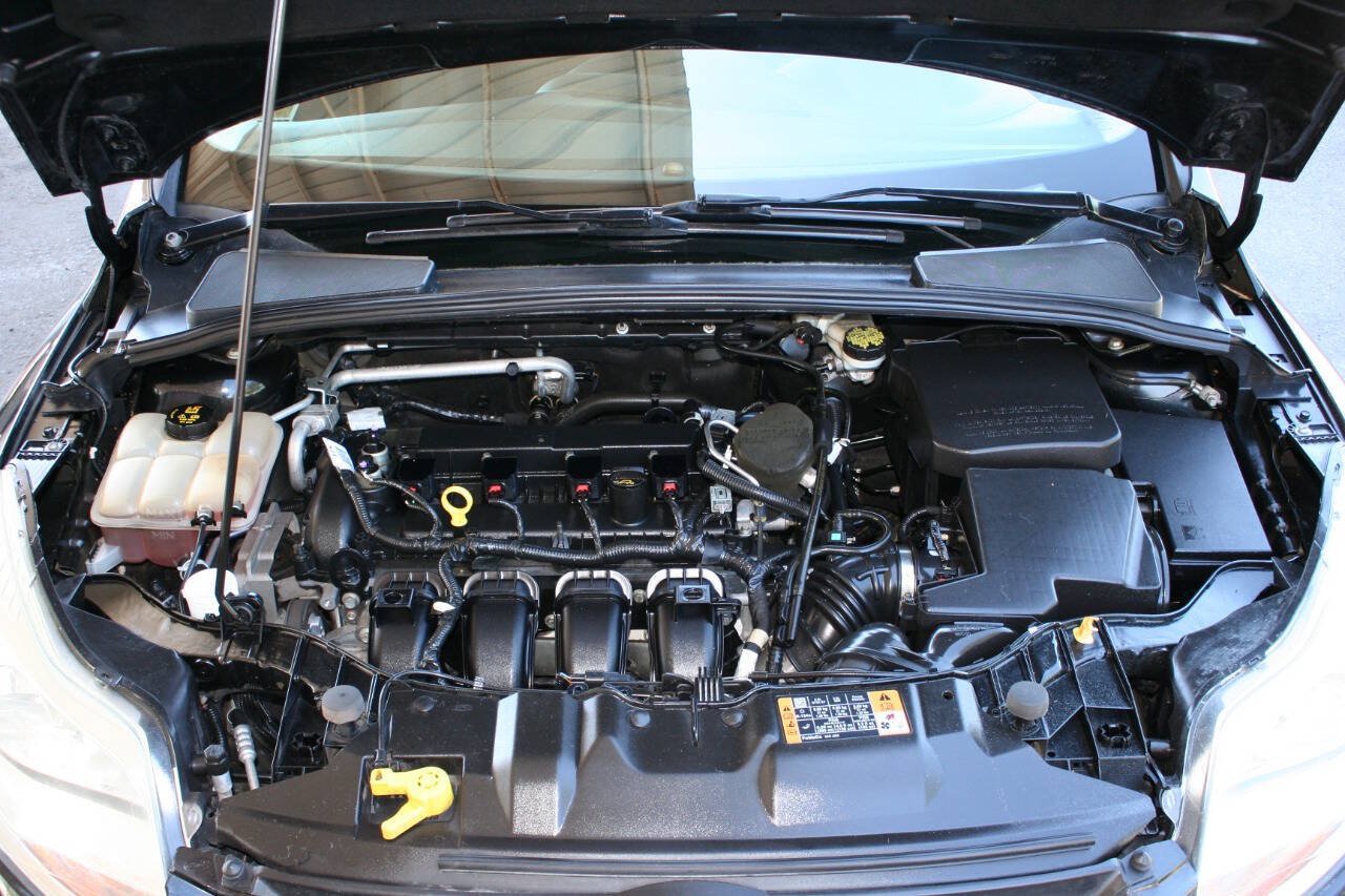 Used 2014 Ford Focus SE w/ Equipment Group 201A FWD image 12