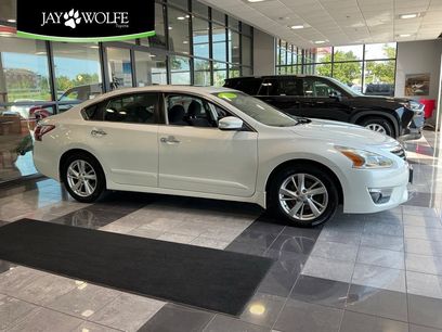 Used 2013 Nissan Altima 2.5 SV w/ 2.5SV Convenience Pkg