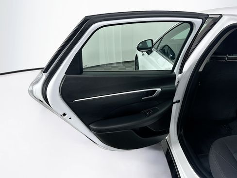 Used 2025 Hyundai Sonata SEL FWD image 27