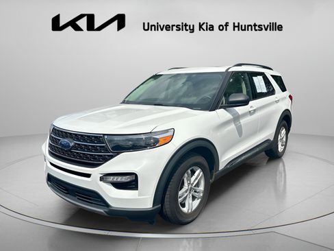 Used 2022 Ford Explorer XLT w/ Equipment Group 202A RWD image 4