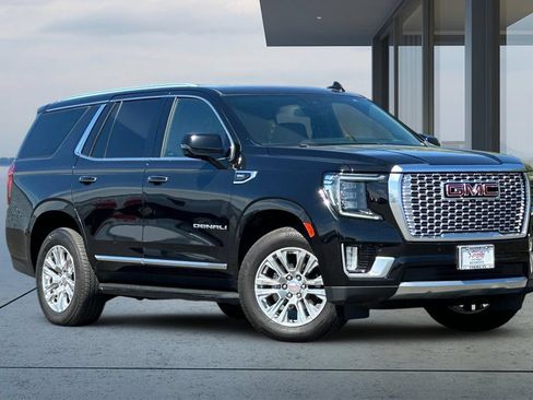 Used 2023 GMC Yukon Denali AWD/4WD image 2