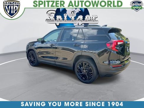 Used 2023 GMC Terrain SLE w/ Driver Convenience Package FWD image 7