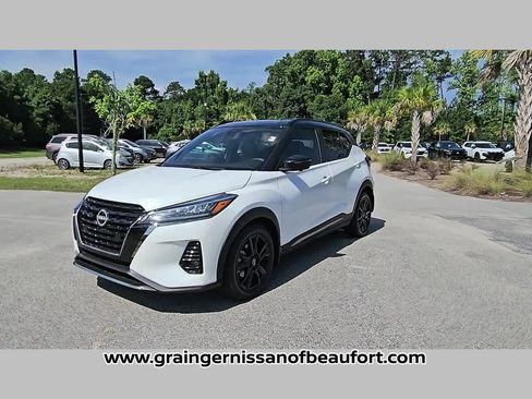 Used 2024 Nissan Kicks SR w/ SR Premium Package FWD image 35