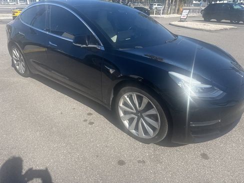 Used 2019 Tesla Model 3 Long Range image 1