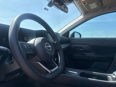 Used 2025 Nissan Kicks S AWD/4WD image 37