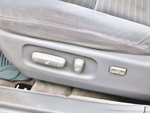 Used 2005 Toyota Camry LE image 10