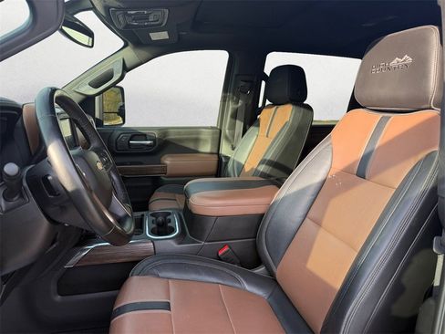 Used 2023 Chevrolet Silverado 2500 High Country image 9
