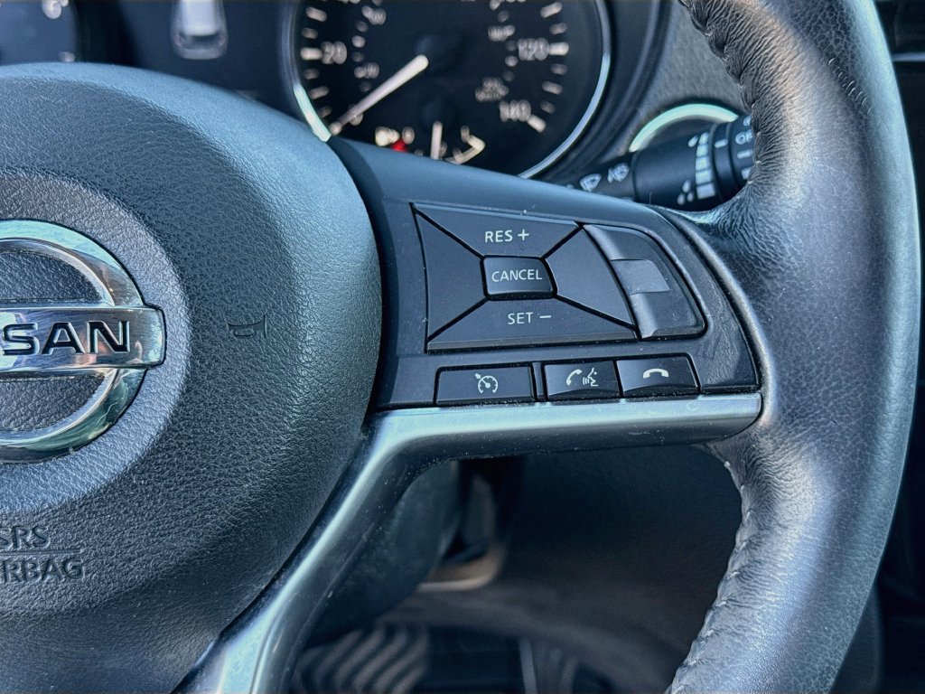 Used 2017 Nissan Rogue SV FWD image 19
