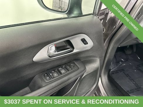 Certified 2023 Chrysler Pacifica Touring-L w/ S Appearance Package AWD/4WD image 16