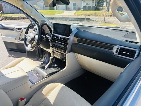 Used 2023 Lexus GX 460 Premium image 31