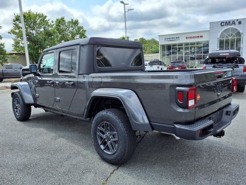 New 2025 Jeep Gladiator Sport image 8