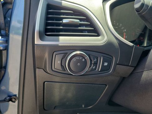 Used 2019 Ford Edge SEL FWD image 23